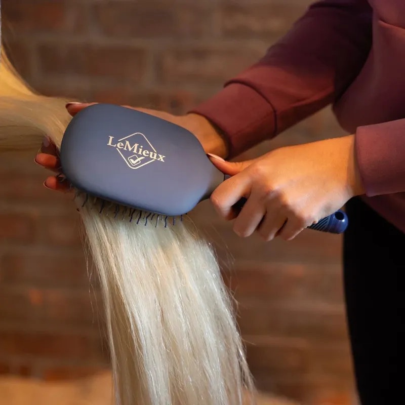 LeMieux Tangle Tidy Mane and Tail Brush - Powder Blue-3
