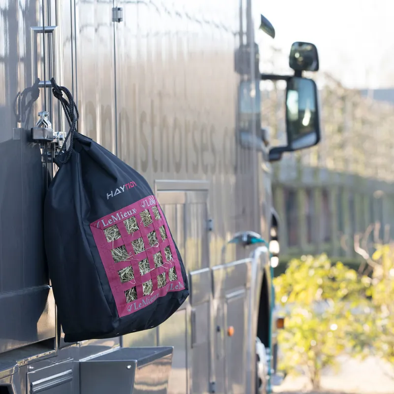 LeMieux ProKit Hay Tidy Bag - Black-1