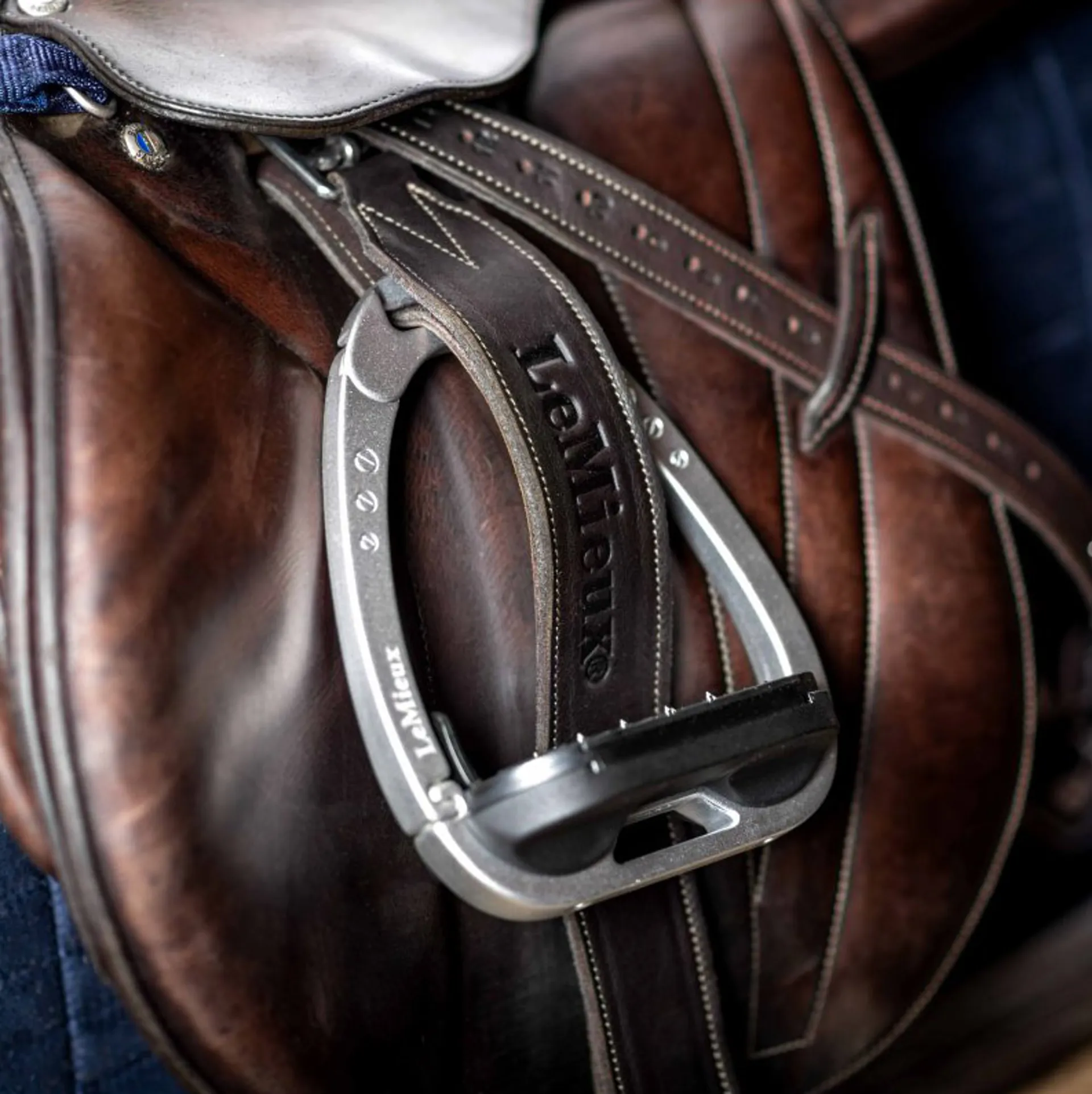 LeMieux Vector Pro Stirrup Leathers Brown