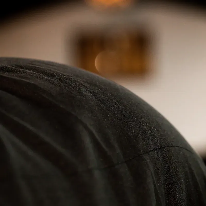 Rambo 400g Standard Neck Stable Rug - Black/Thunderstorm Grey/Silver-2