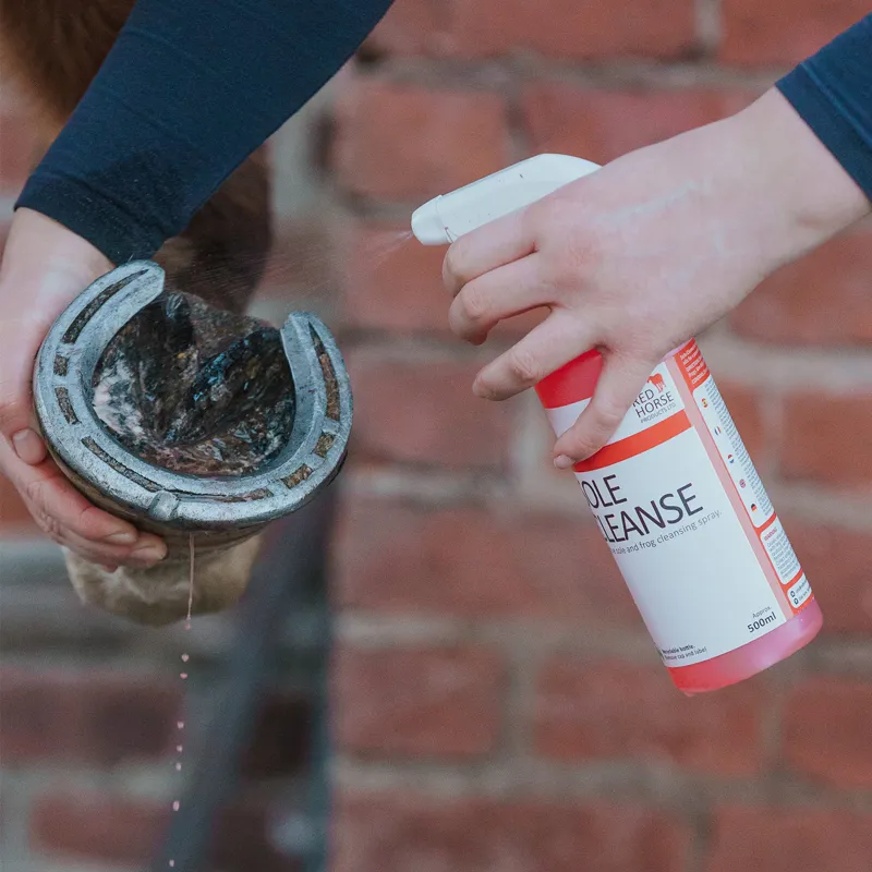 Red Horse Sole Cleanse Hoof Cleaning Spray-3