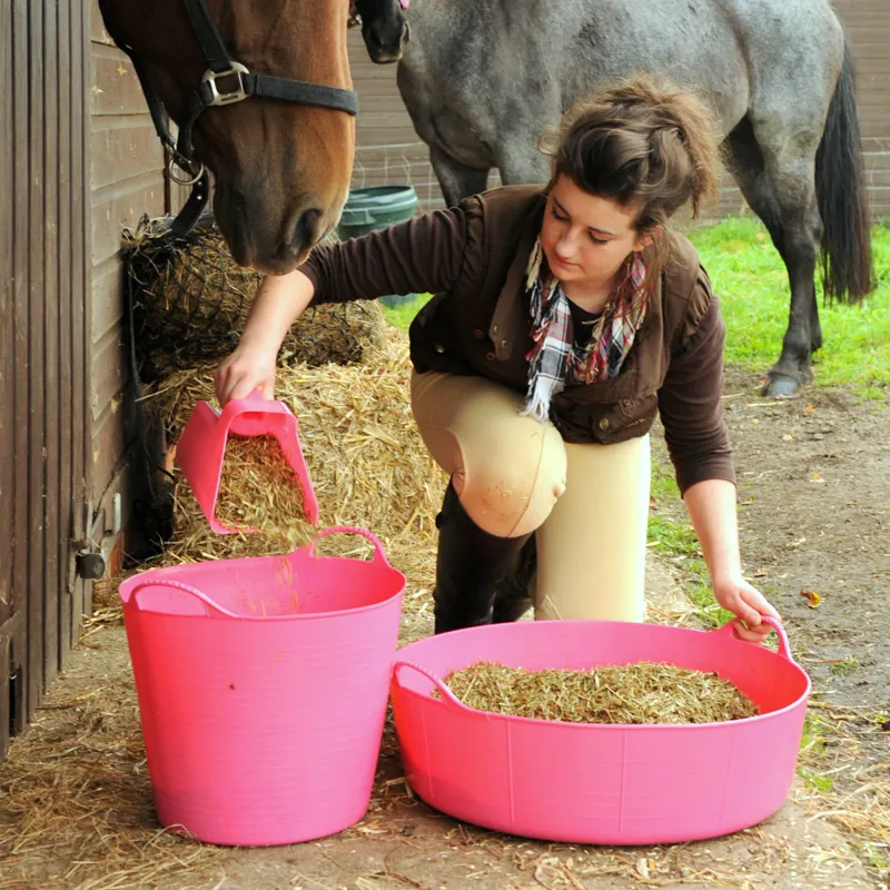 Red Gorilla Tubtrug Flexible Large Shallow 35L Bucket - Red-1