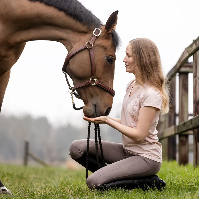 Ariat Vertical Logo Womens Tee - Sepia Rose-6