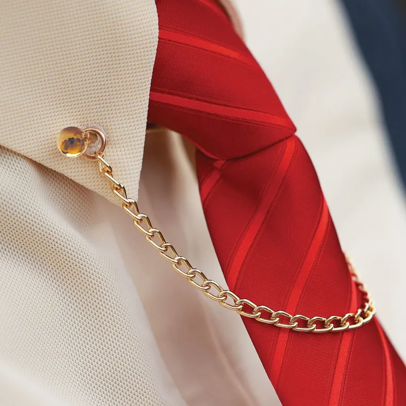 Equetech Showing Collar Pin and Chain - Gold-1