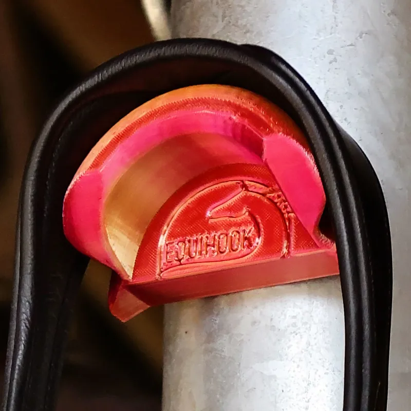 EquiHook Magnetic Bridle Hook - Shiny Red