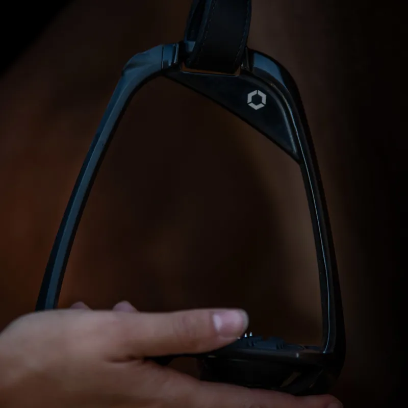 Flex-on Iron-S Ultra Grip Stirrups - Black/Black/Black/Black-1