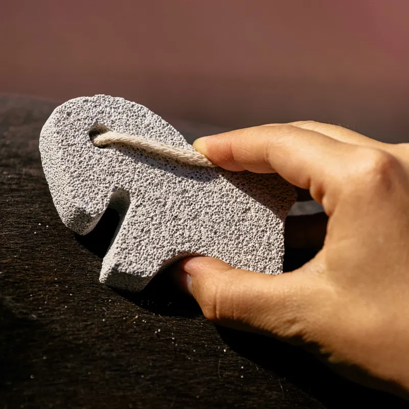 Hippo-Tonic Pumice Stone - White/Horse-1