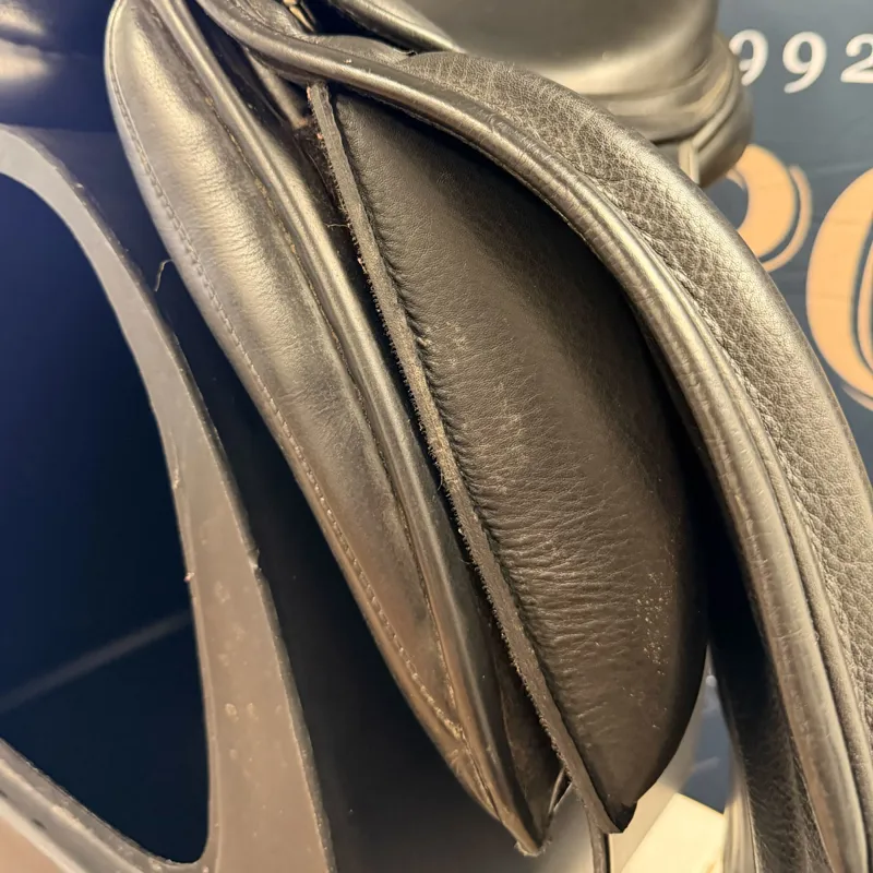 Optimum Performance Monoflap Dressage Saddle - Black 18in MW-4