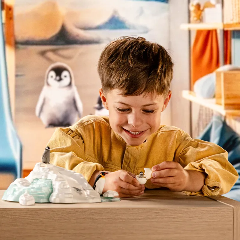 Schleich Penguin Family Fun Toy Set-1