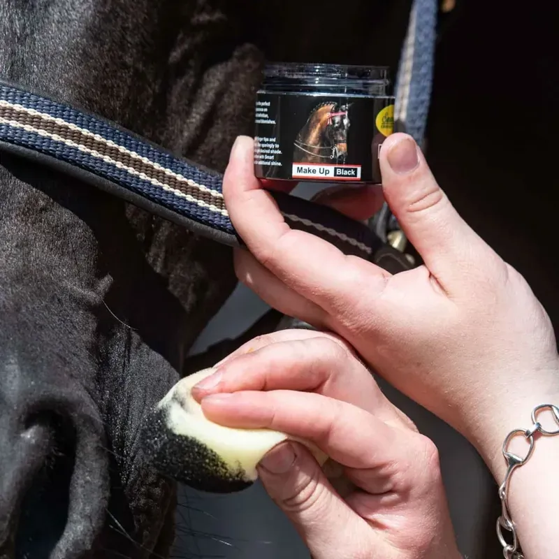 Smart Grooming Equine Make Up - Black-2