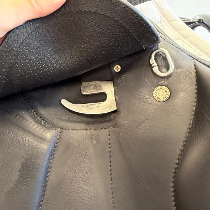 Amerigo Vega Jump Saddle - Black 17in +1-9