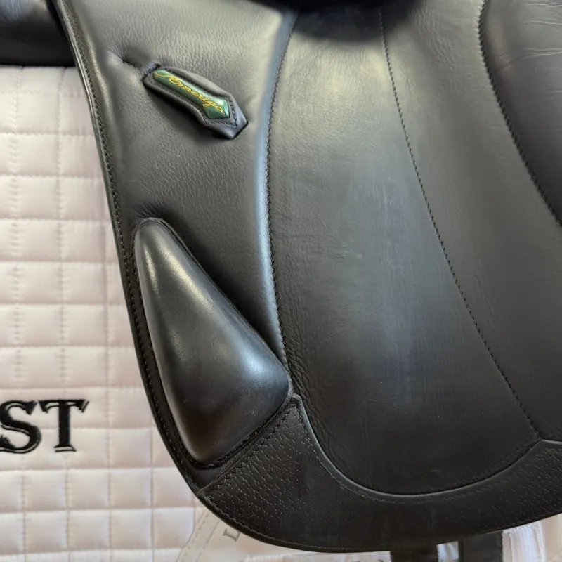Amerigo Vega Jump Saddle - Black 17in +1-11