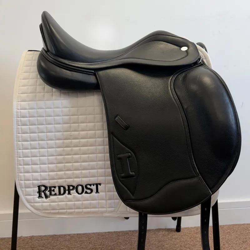 Ikonic Proline Dressage Saddle - Black 17.5 in -1