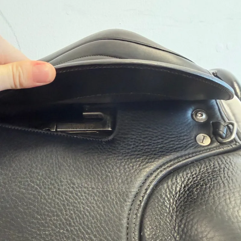 Ikonic Proline Dressage Saddle - Black 17.5 in -3