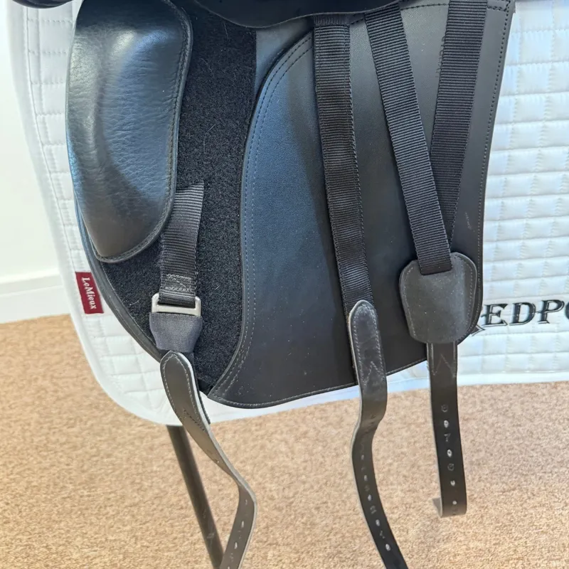 Ikonic Light Hybrid Dressage Saddle - Black 17in -5