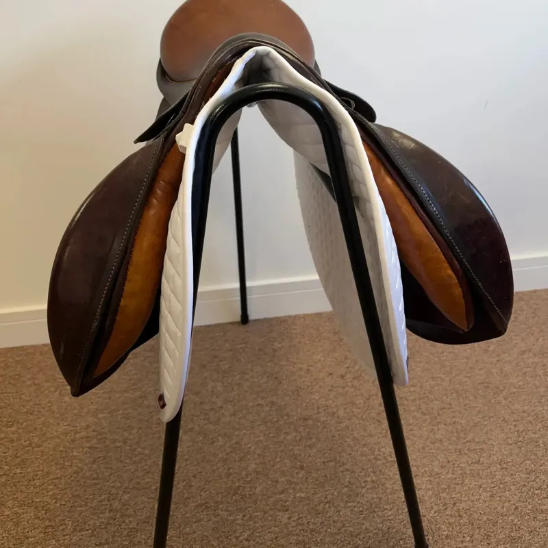 Stubben Siegfired Special CS Jump Saddle - Havana 17.5 31 Wide-8