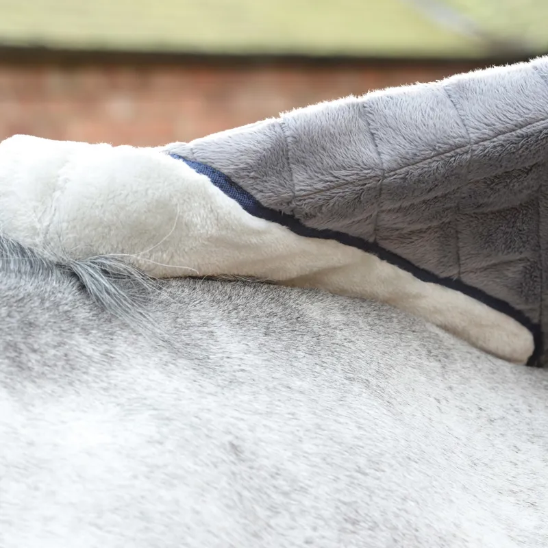 WeatherBeeta ComFiTec Deluxe Diamond Quilt 250g Stable Rug - Navy-1