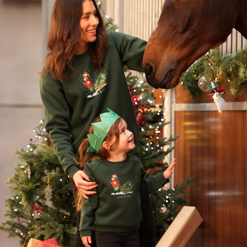 Winnie and Me Festive Adults Unisex Sweatshirt - Green-3