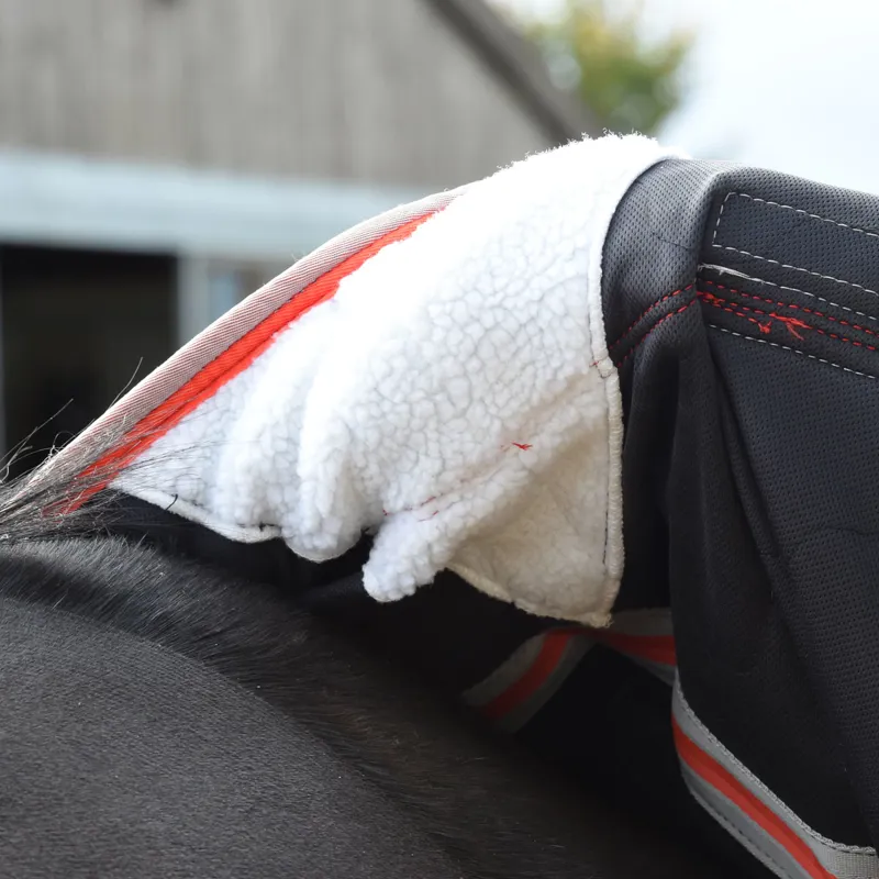 WeatherBeeta Therapy-Tec Wick Dri Combo Neck Cooler Rug - Black/Red-4